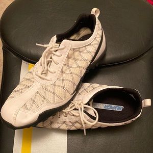 FootJoy women’s golf shoes